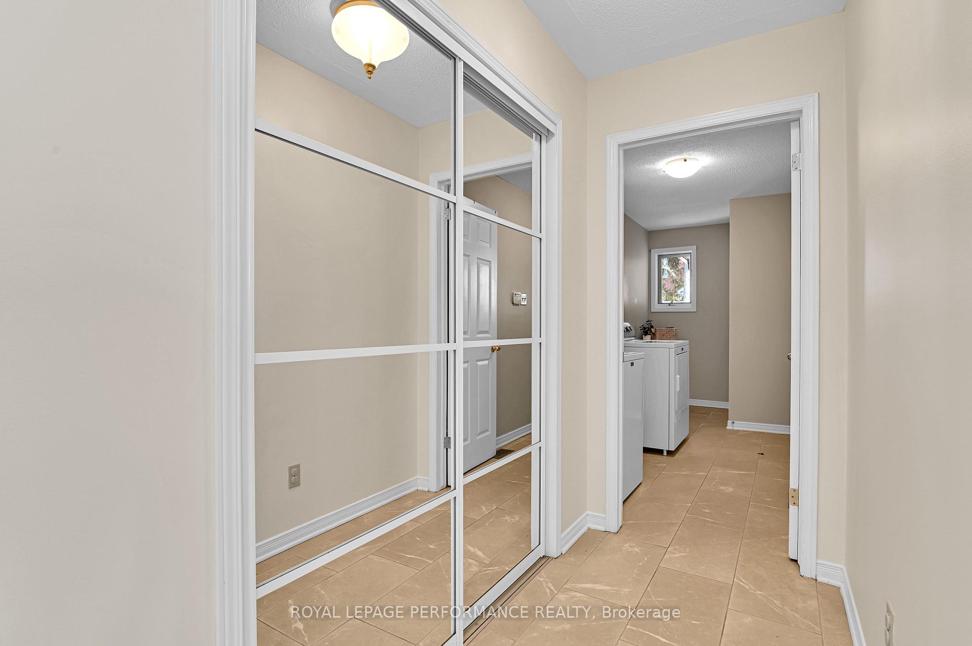 Photo 18 of 205 Hudson Avenue, Ottawa, Courtland Park — HOMEH