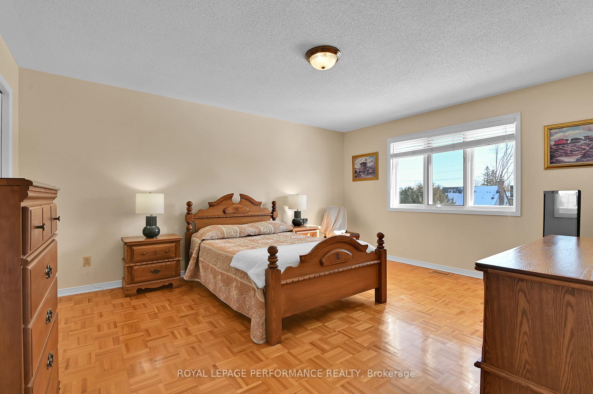 Photo 25 of 205 Hudson Avenue, Ottawa, Courtland Park — HOMEH