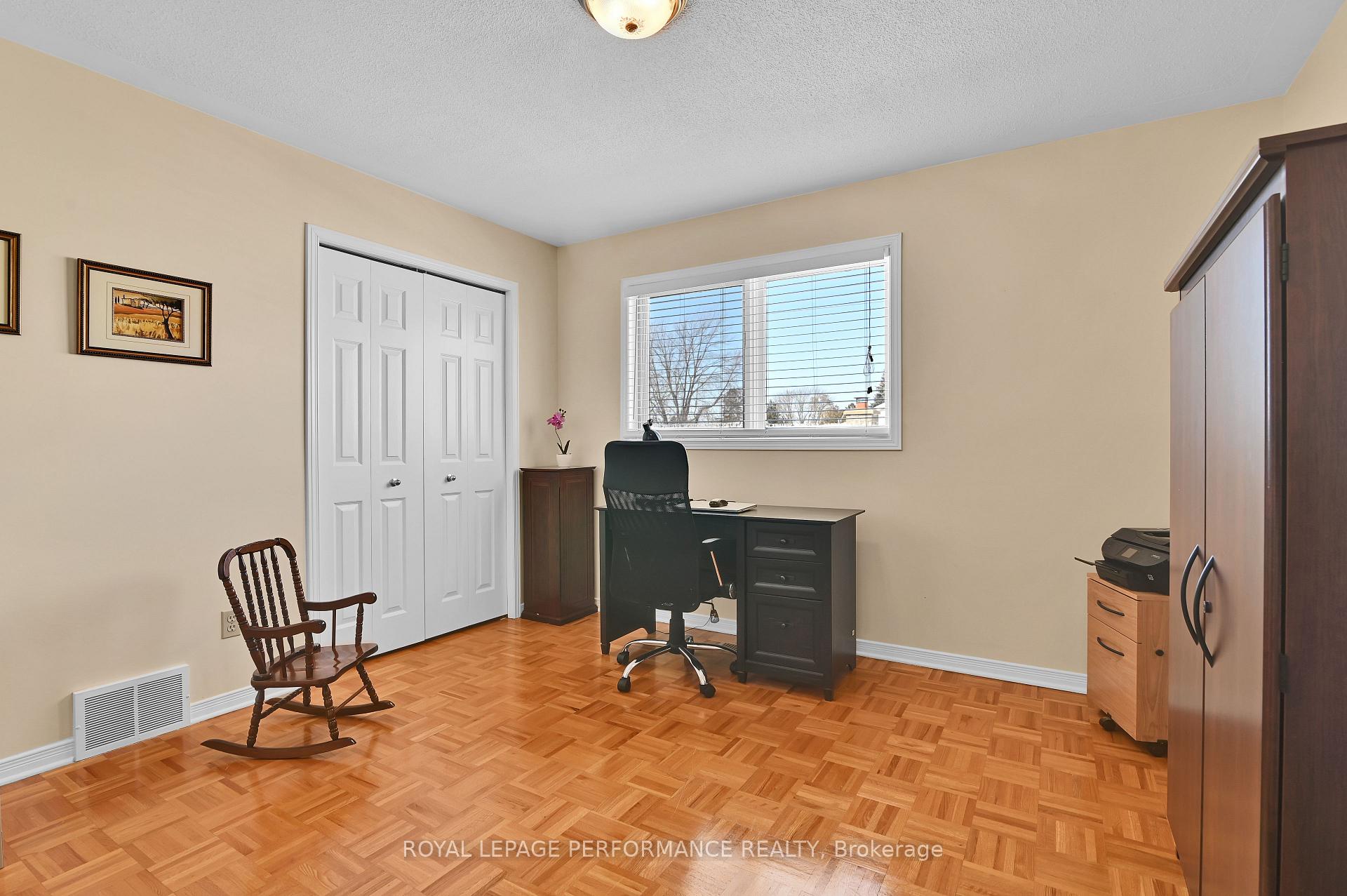 Photo 27 of 205 Hudson Avenue, Ottawa, Courtland Park — HOMEH
