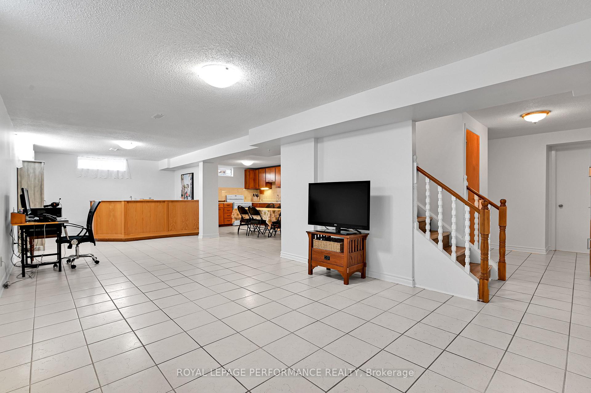 Photo 30 of 205 Hudson Avenue, Ottawa, Courtland Park — HOMEH