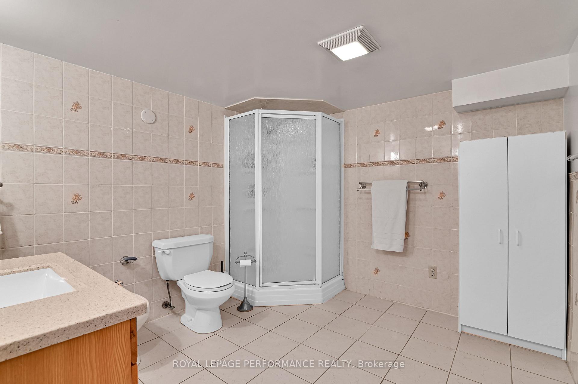 Photo 34 of 205 Hudson Avenue, Ottawa, Courtland Park — HOMEH