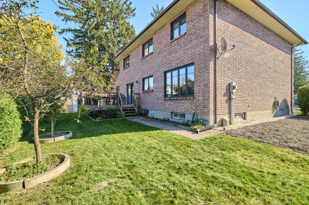 Photo 43 of 205 Hudson Avenue, Ottawa, Courtland Park — HOMEH