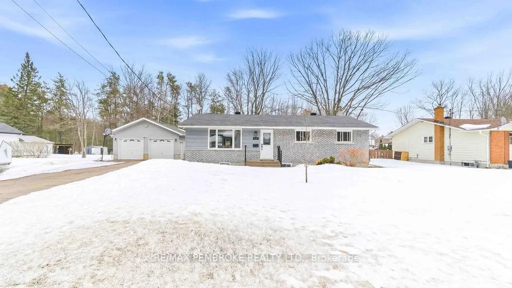 Photo 1 of 52 Laurentian Drive, Petawawa — HOMEH