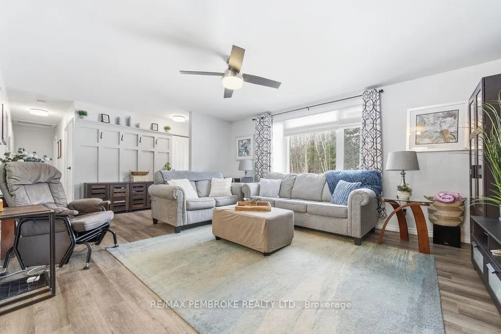 Photo 12 of 52 Laurentian Drive, Petawawa — HOMEH