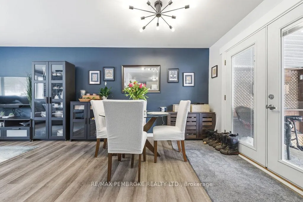 Photo 15 of 52 Laurentian Drive, Petawawa — HOMEH