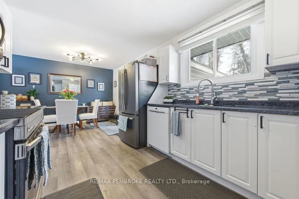 Photo 21 of 52 Laurentian Drive, Petawawa — HOMEH
