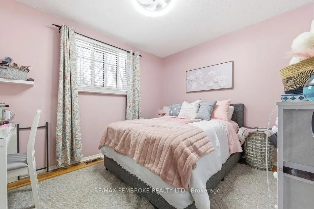 Photo 28 of 52 Laurentian Drive, Petawawa — HOMEH