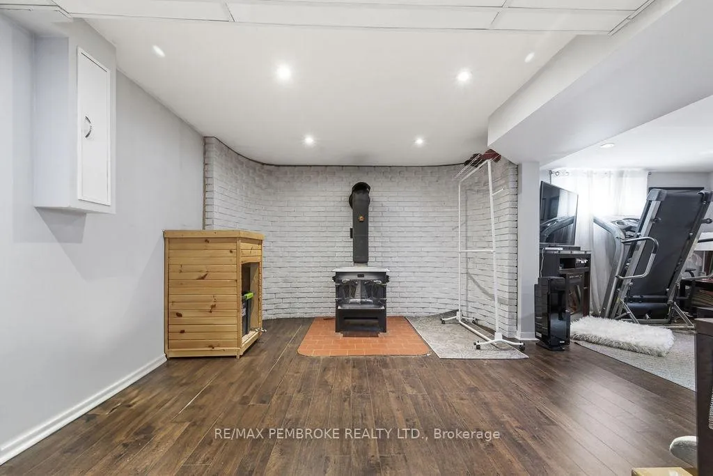 Photo 31 of 52 Laurentian Drive, Petawawa — HOMEH