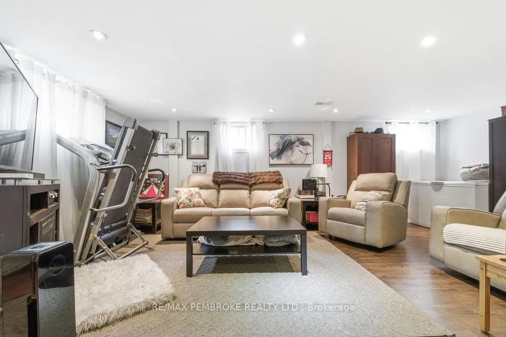 Photo 33 of 52 Laurentian Drive, Petawawa — HOMEH