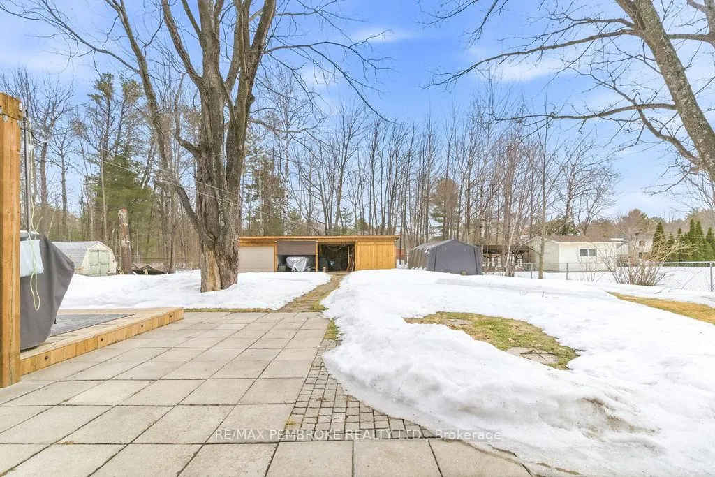 Photo 42 of 52 Laurentian Drive, Petawawa — HOMEH