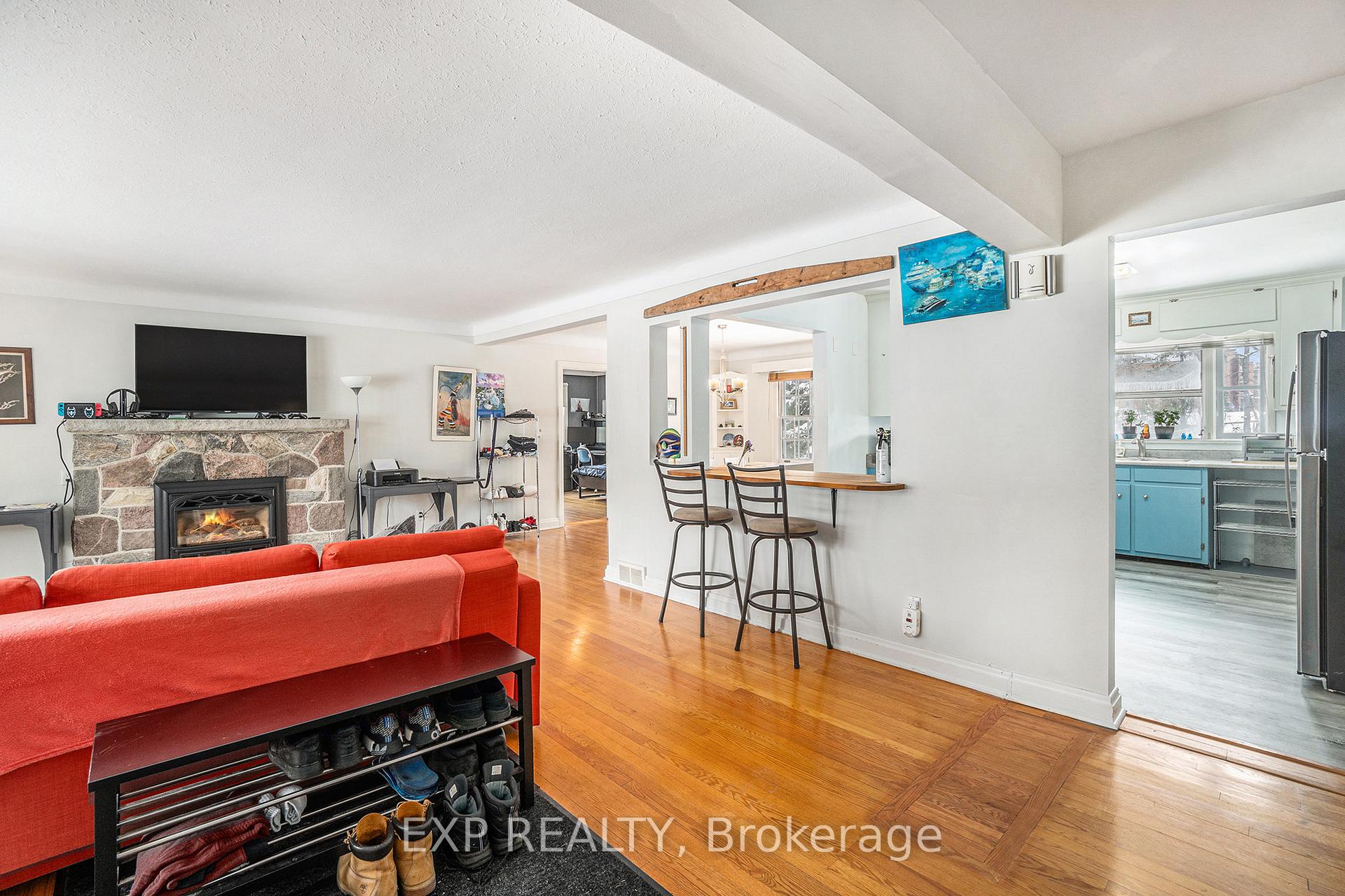 Photo 4 of 100 Villa Crescent, Ottawa, Hogs Back — HOMEH