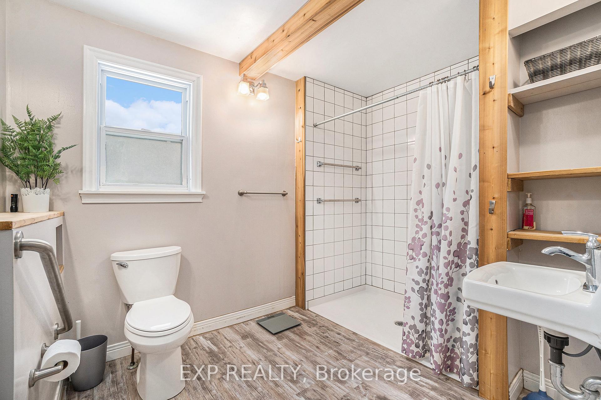 Photo 12 of 100 Villa Crescent, Ottawa, Hogs Back — HOMEH