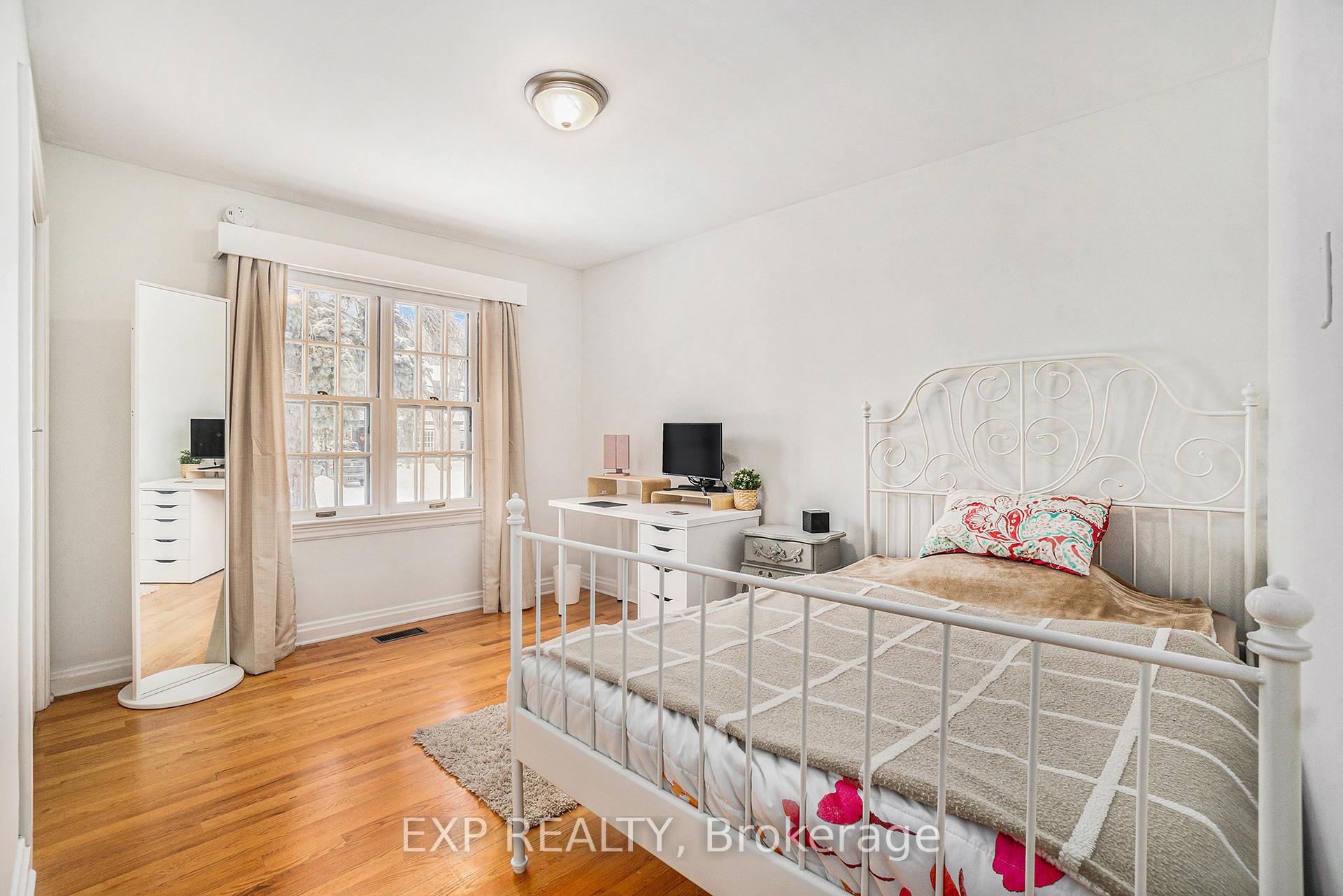 Photo 13 of 100 Villa Crescent, Ottawa, Hogs Back — HOMEH