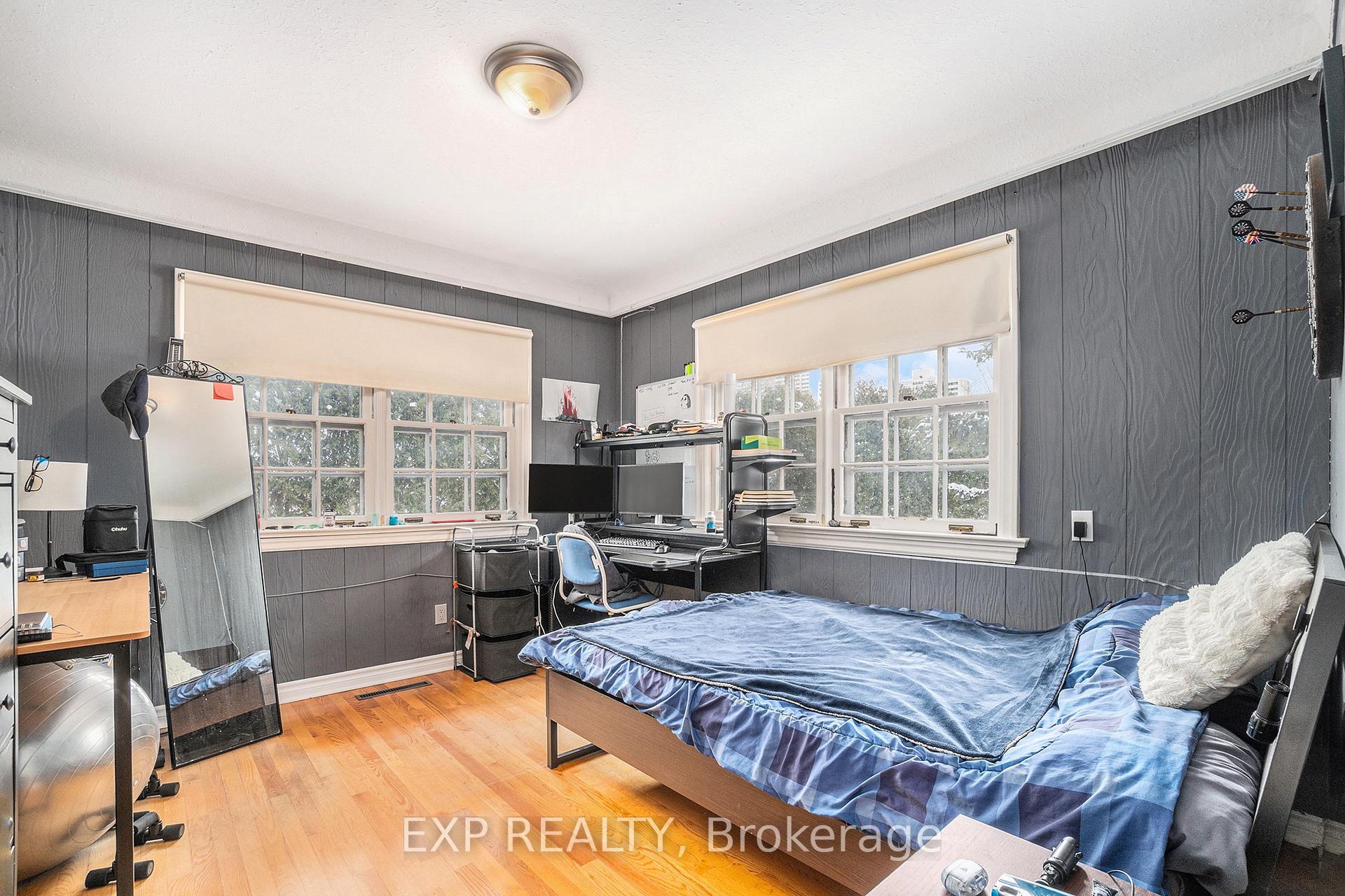 Photo 17 of 100 Villa Crescent, Ottawa, Hogs Back — HOMEH