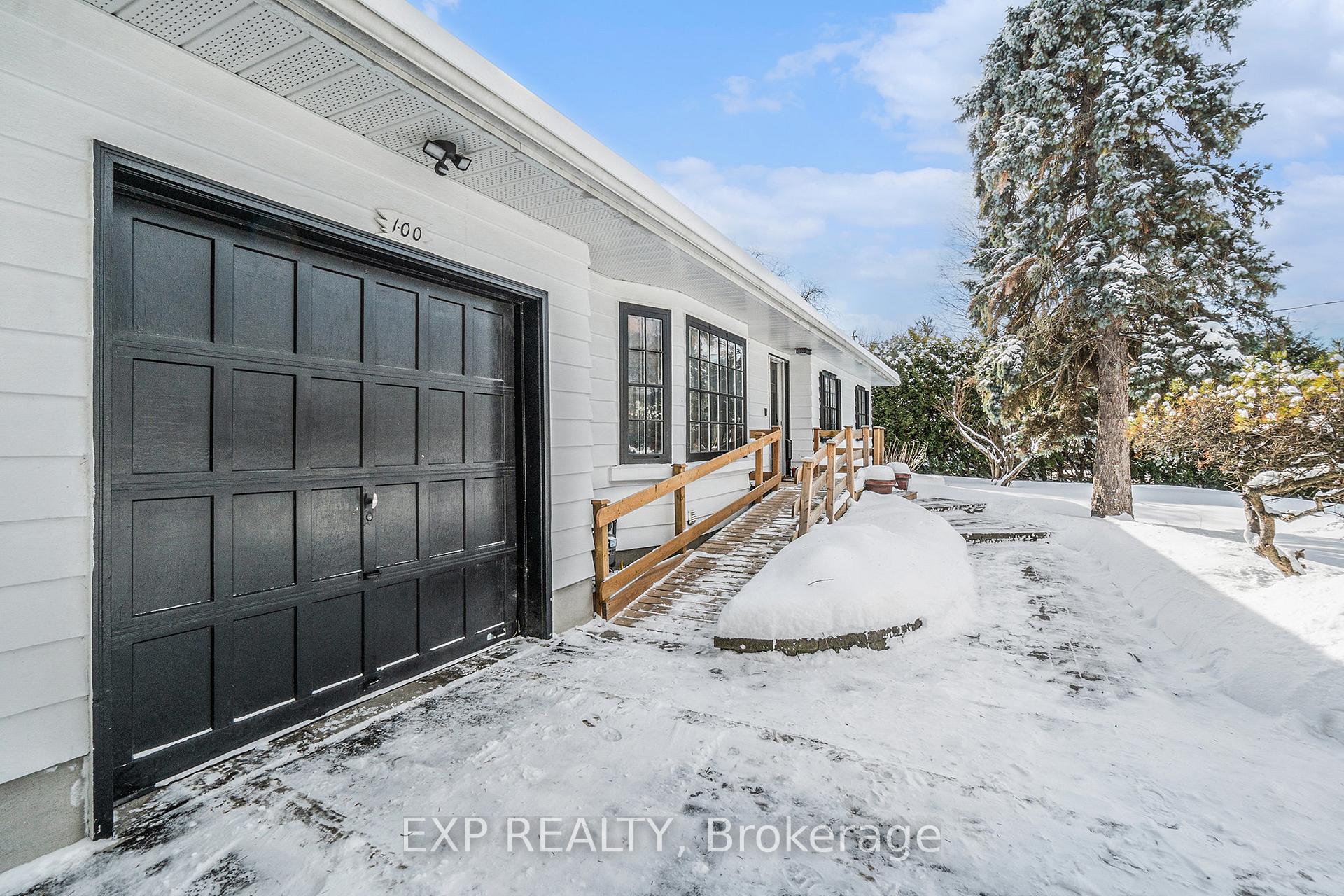 Photo 21 of 100 Villa Crescent, Ottawa, Hogs Back — HOMEH