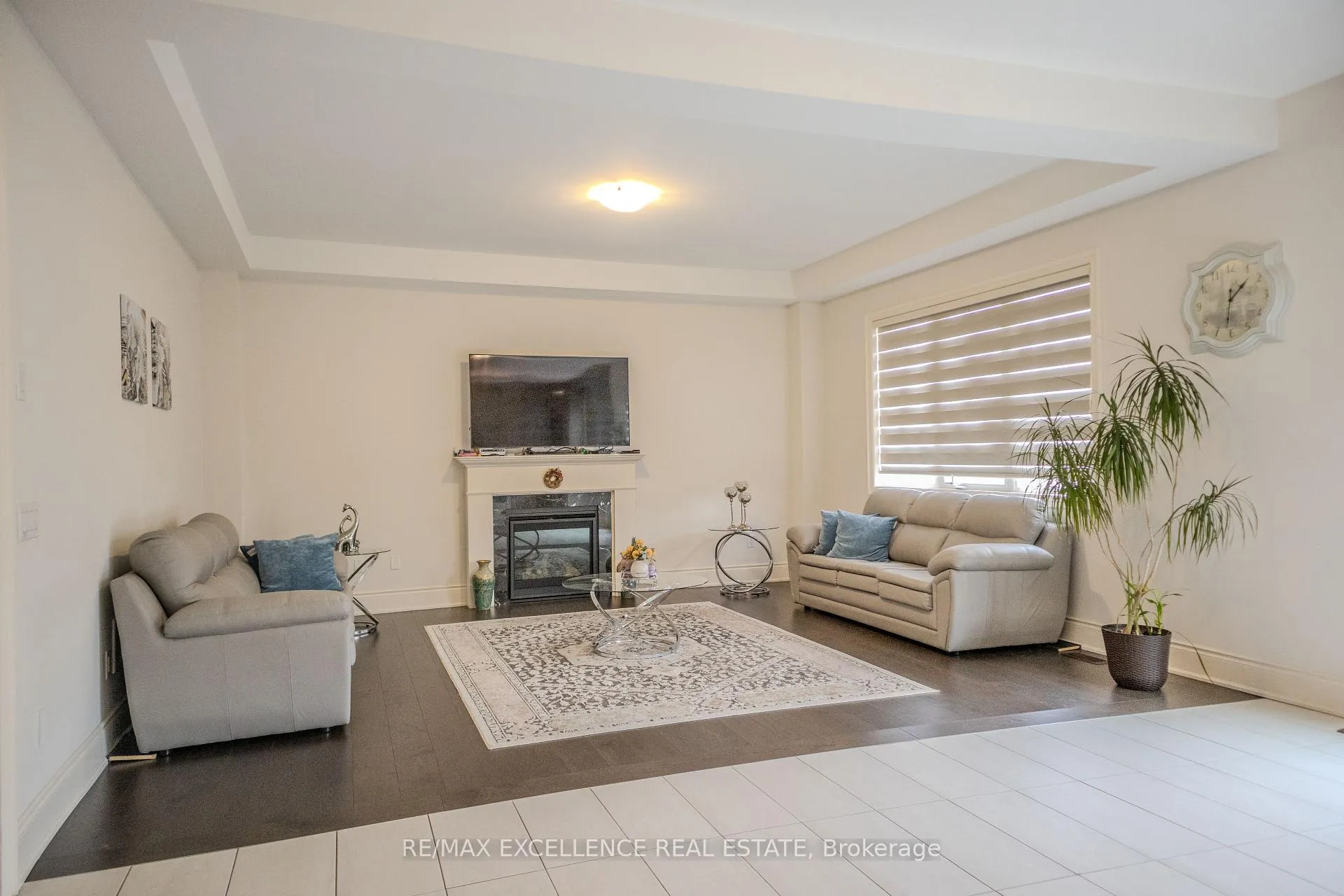 Photo 8 of 42 Cattail Crescent N, Hamilton, Waterdown — HOMEH