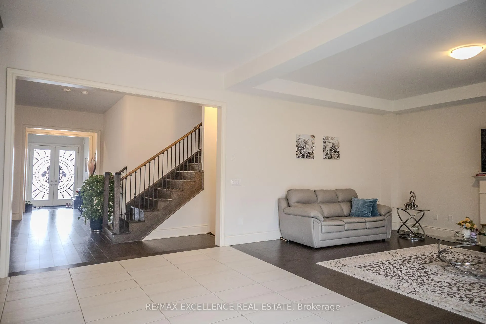 Photo 9 of 42 Cattail Crescent N, Hamilton, Waterdown — HOMEH