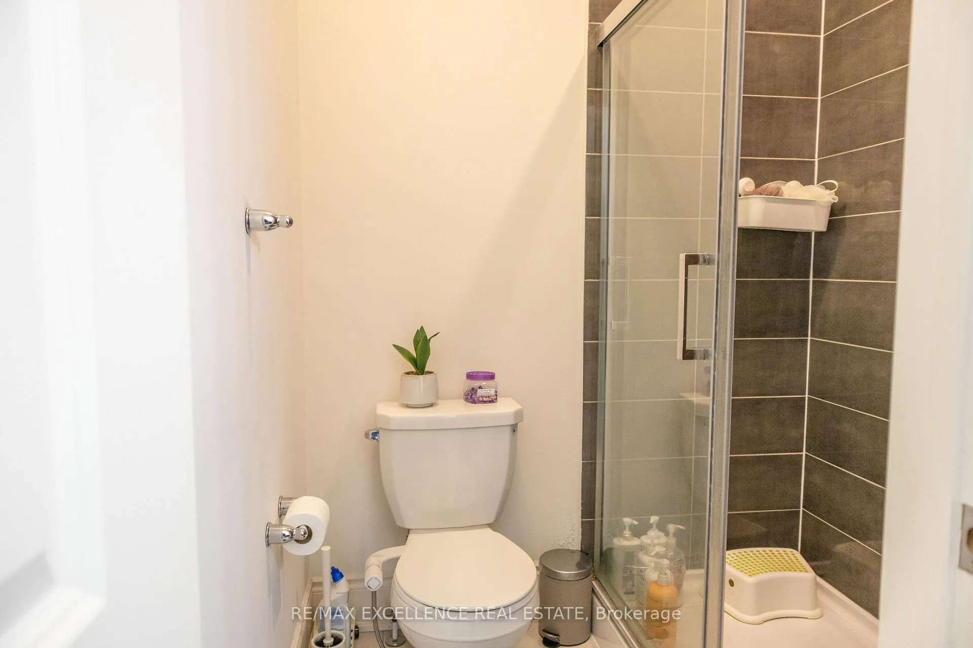 Photo 26 of 42 Cattail Crescent N, Hamilton, Waterdown — HOMEH