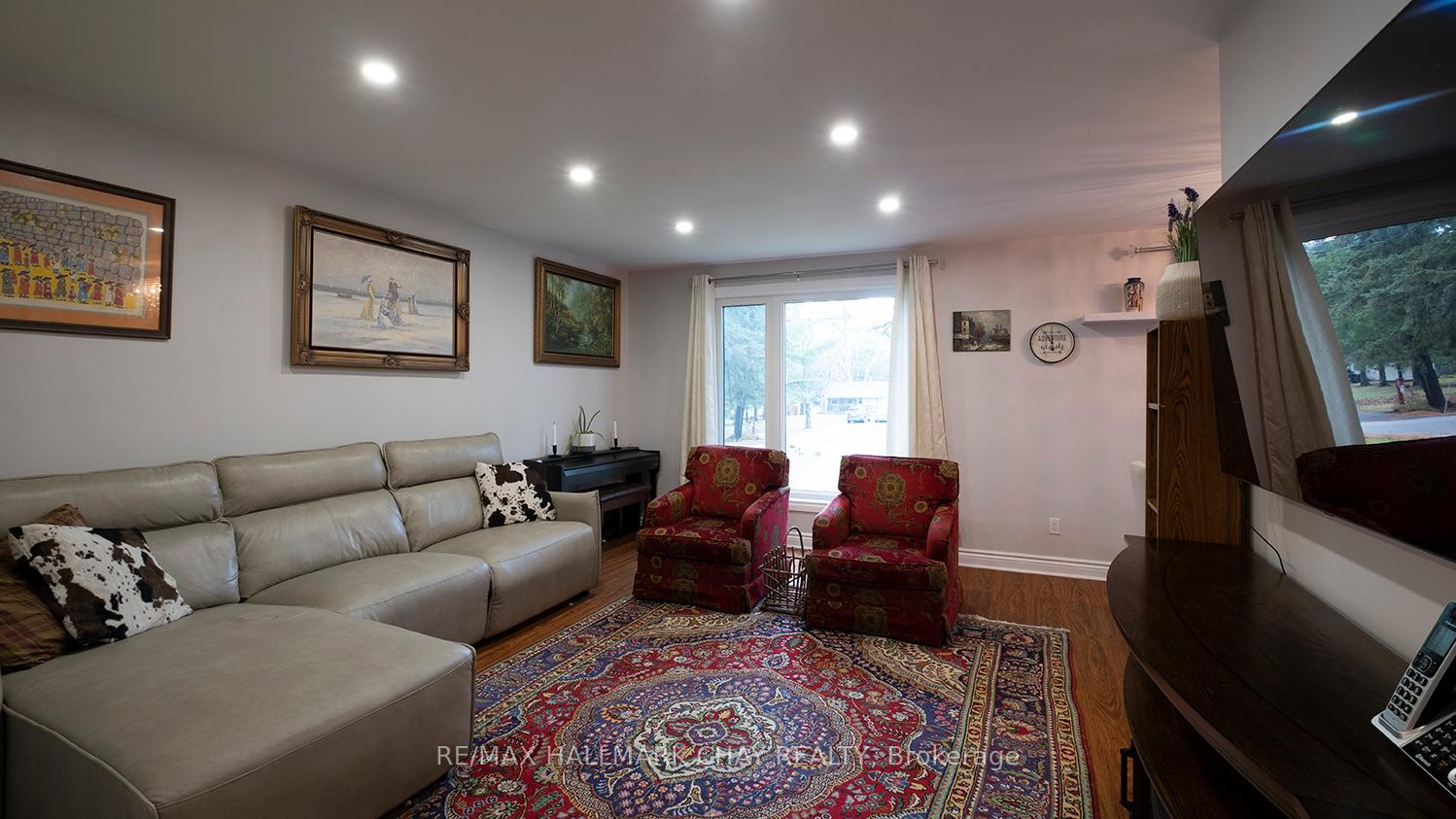 Photo 9 of 780 Pinegrove Avenue, Innisfil, Rural Innisfil — HOMEH