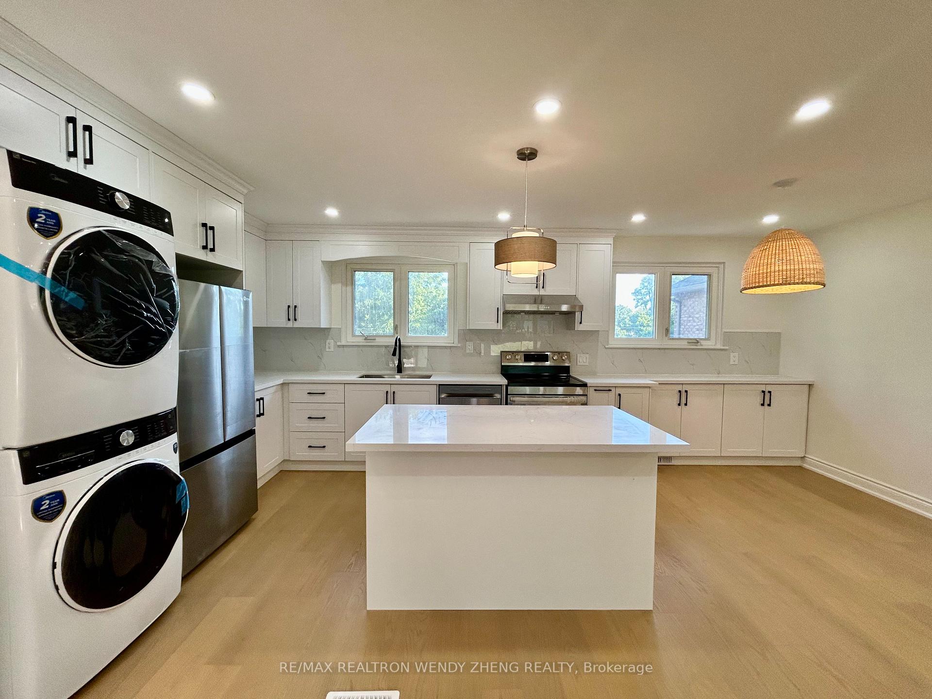 Photo 1 of Main-18 King Richard Court, Markham, Bullock — HOMEH