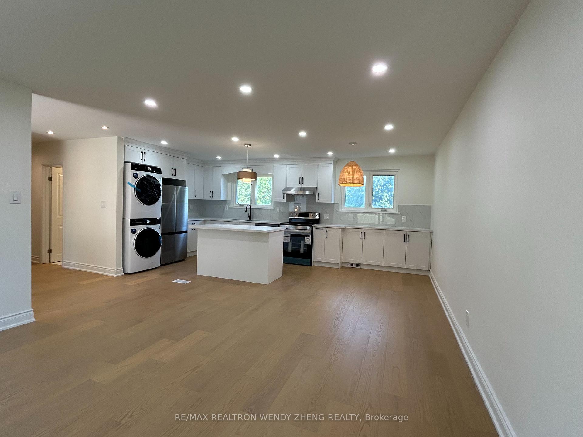 Photo 6 of Main-18 King Richard Court, Markham, Bullock — HOMEH