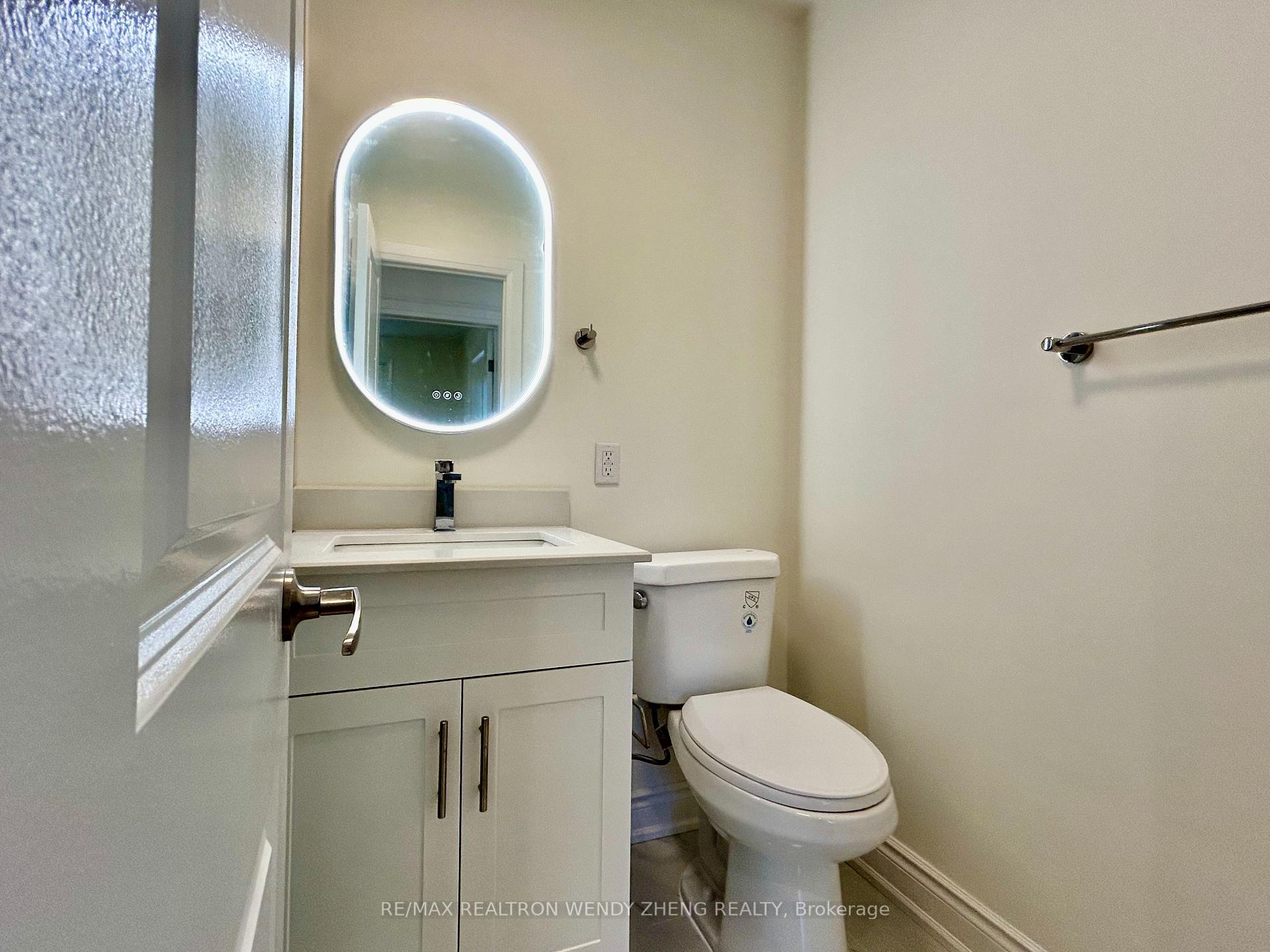 Photo 7 of Main-18 King Richard Court, Markham, Bullock — HOMEH