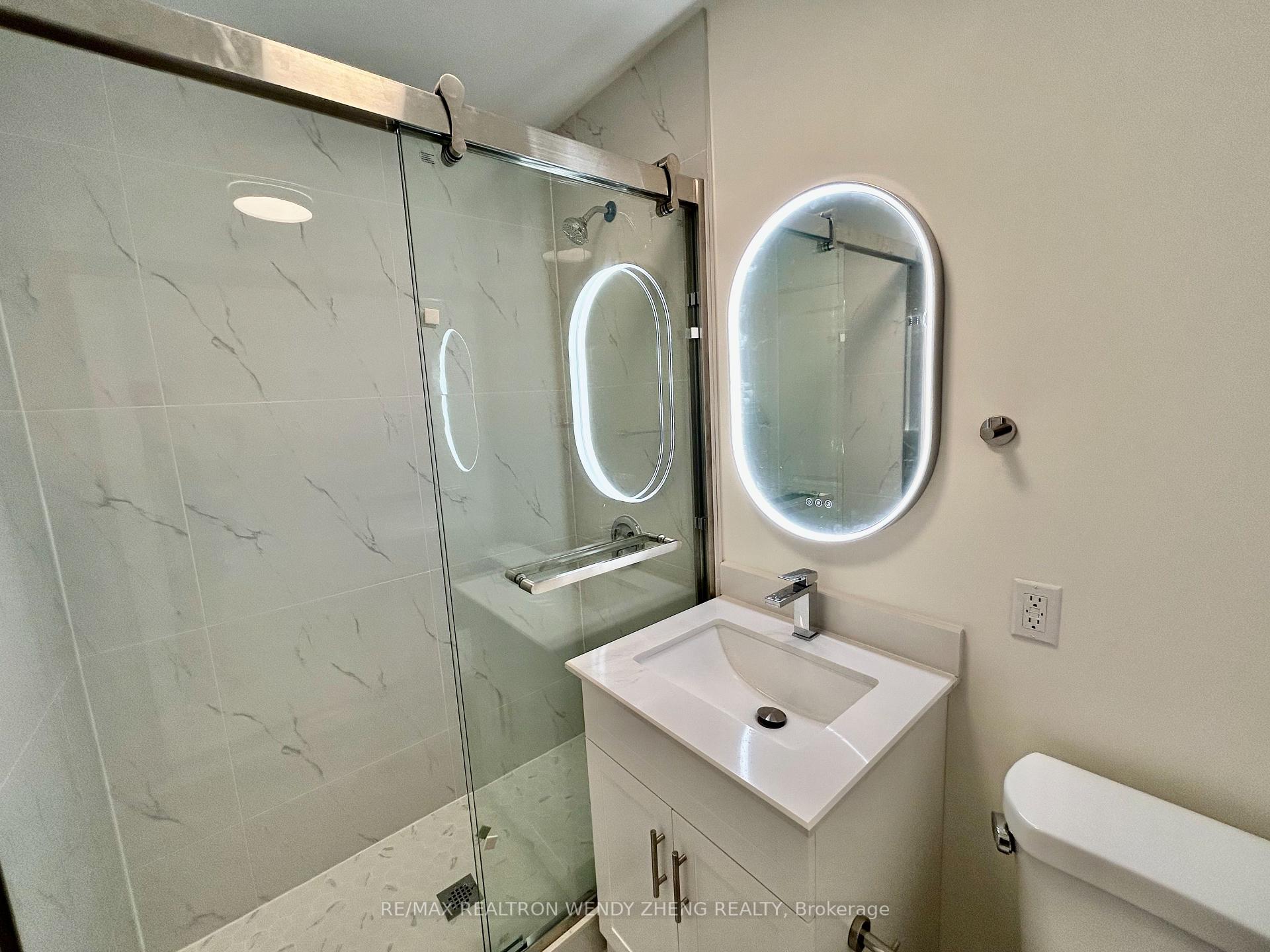 Photo 8 of Main-18 King Richard Court, Markham, Bullock — HOMEH