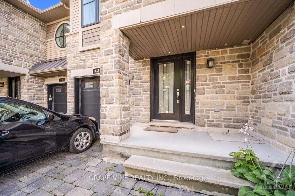Photo 2 of 136 Montauk, Ottawa, Carleton Heights — HOMEH
