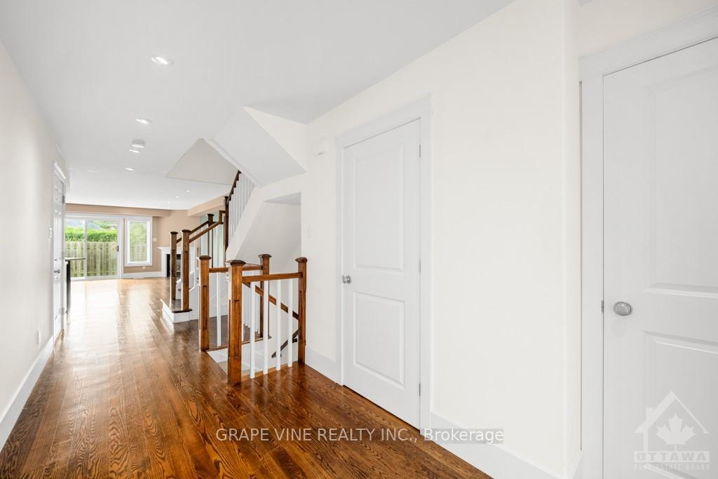 Photo 3 of 136 Montauk, Ottawa, Carleton Heights — HOMEH