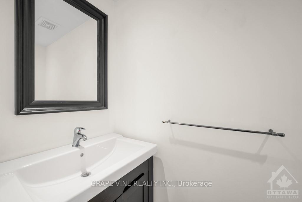 Photo 4 of 136 Montauk, Ottawa, Carleton Heights — HOMEH