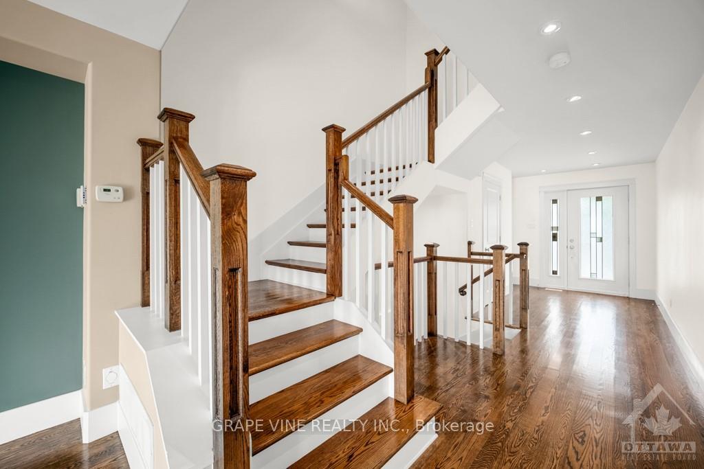 Photo 5 of 136 Montauk, Ottawa, Carleton Heights — HOMEH