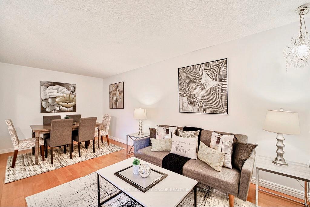 Photo 6 of 85 Chloe Crescent, Markham, Middlefield — HOMEH