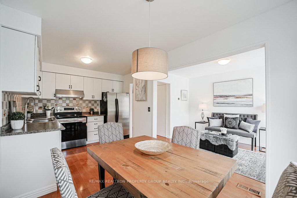 Photo 15 of 85 Chloe Crescent, Markham, Middlefield — HOMEH