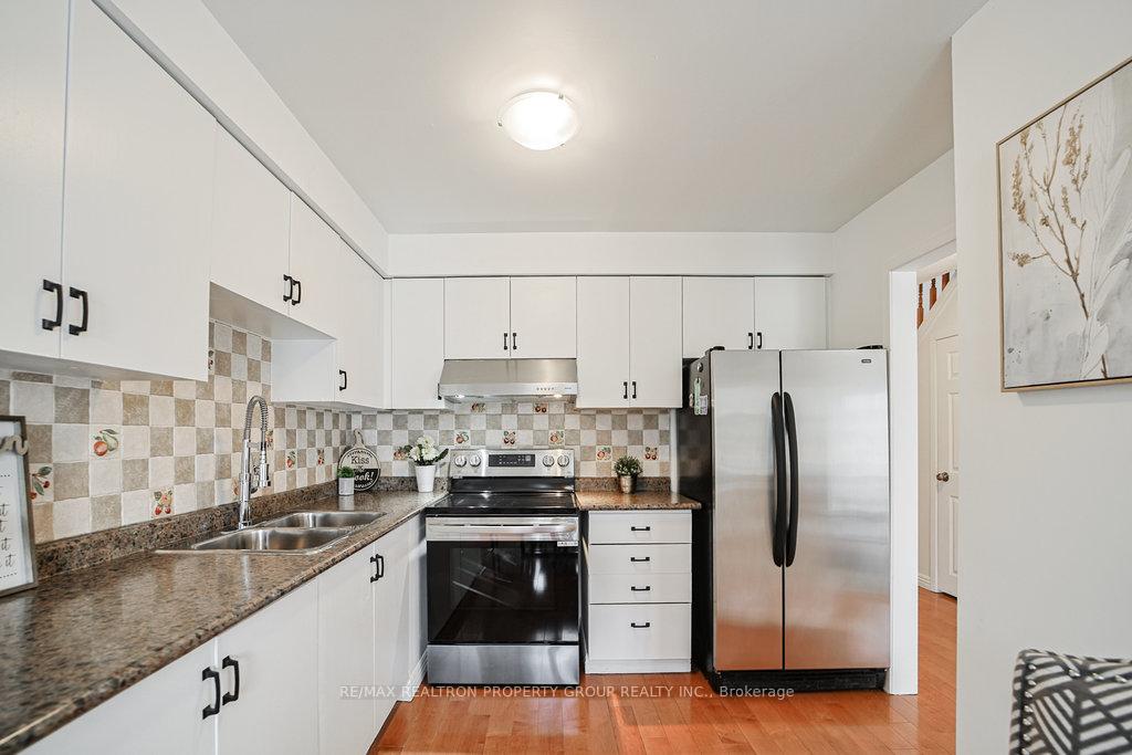 Photo 18 of 85 Chloe Crescent, Markham, Middlefield — HOMEH