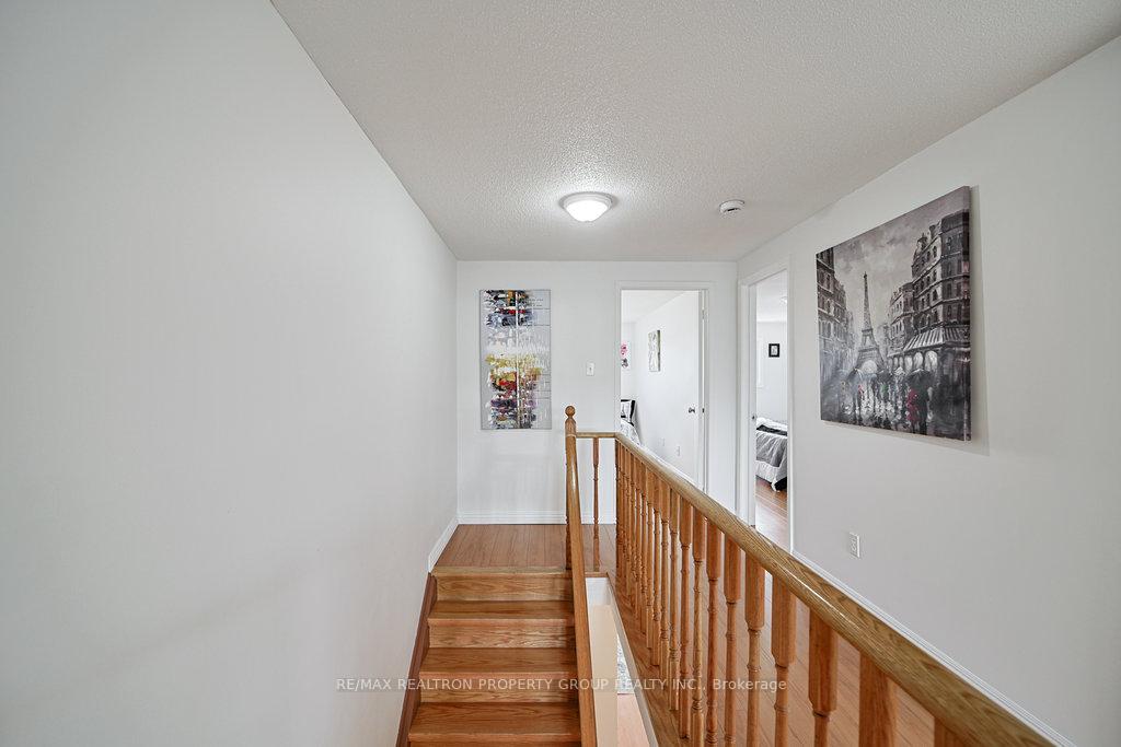 Photo 20 of 85 Chloe Crescent, Markham, Middlefield — HOMEH