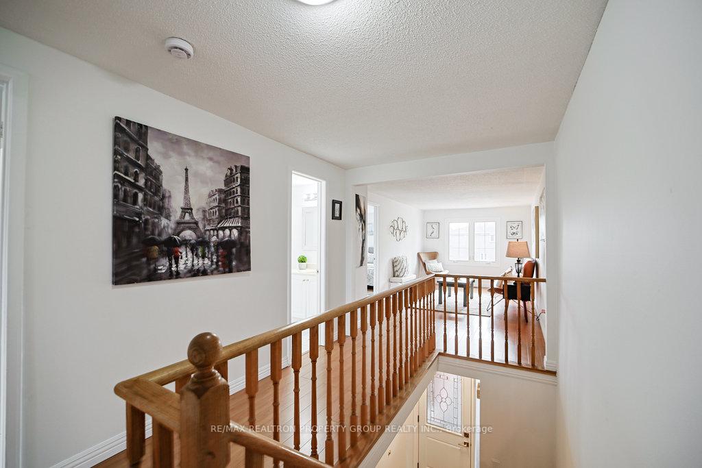 Photo 21 of 85 Chloe Crescent, Markham, Middlefield — HOMEH