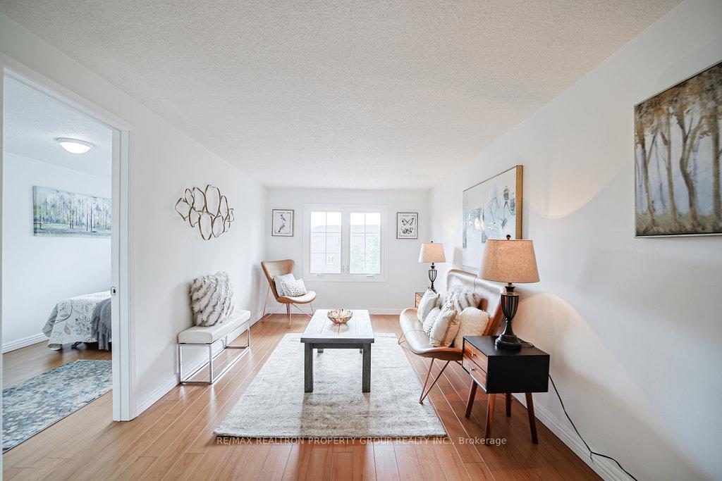 Photo 23 of 85 Chloe Crescent, Markham, Middlefield — HOMEH