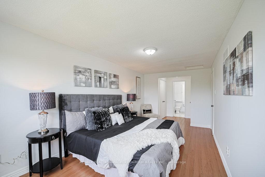 Photo 25 of 85 Chloe Crescent, Markham, Middlefield — HOMEH