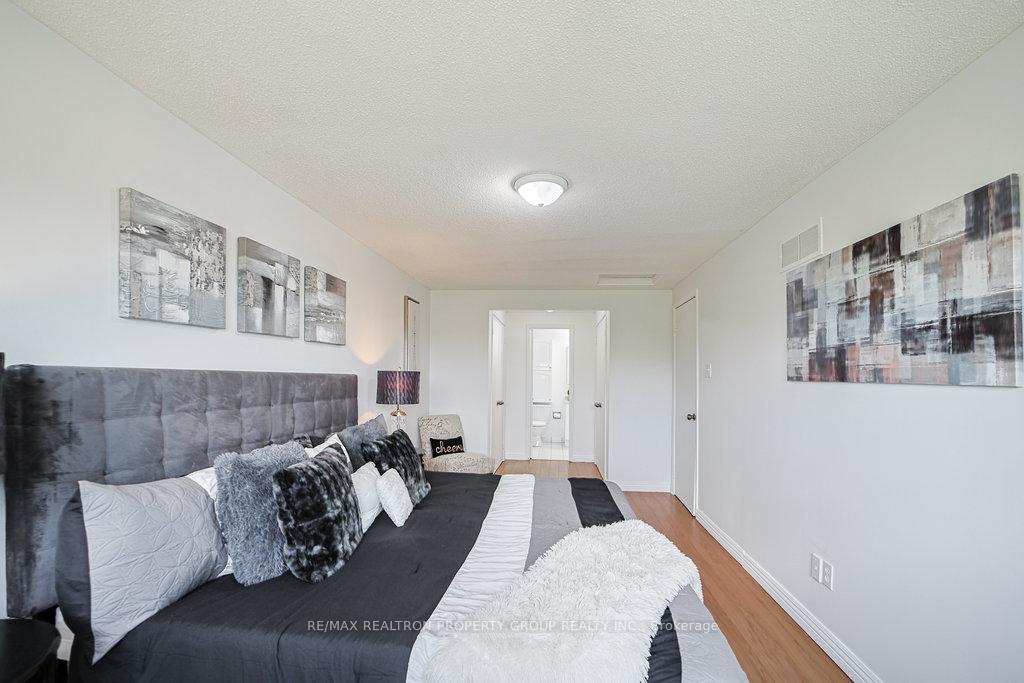 Photo 26 of 85 Chloe Crescent, Markham, Middlefield — HOMEH