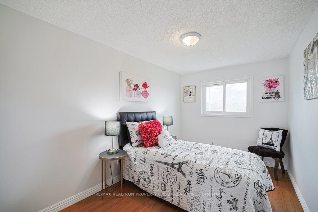 Photo 29 of 85 Chloe Crescent, Markham, Middlefield — HOMEH