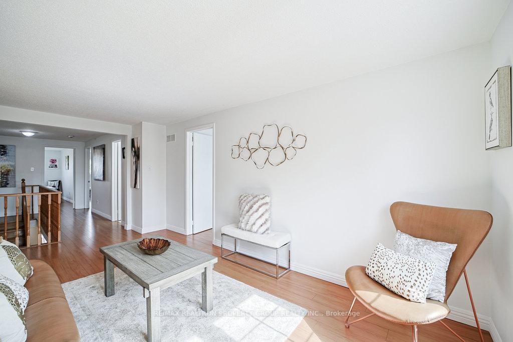 Photo 34 of 85 Chloe Crescent, Markham, Middlefield — HOMEH