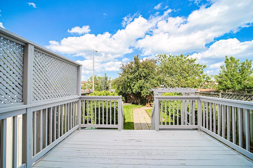 Photo 43 of 85 Chloe Crescent, Markham, Middlefield — HOMEH