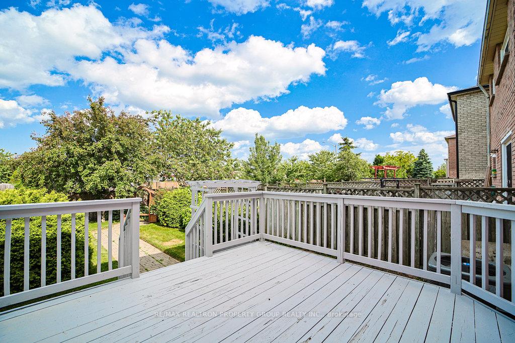 Photo 44 of 85 Chloe Crescent, Markham, Middlefield — HOMEH
