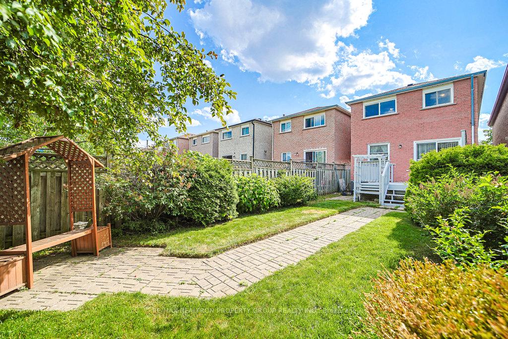 Photo 46 of 85 Chloe Crescent, Markham, Middlefield — HOMEH