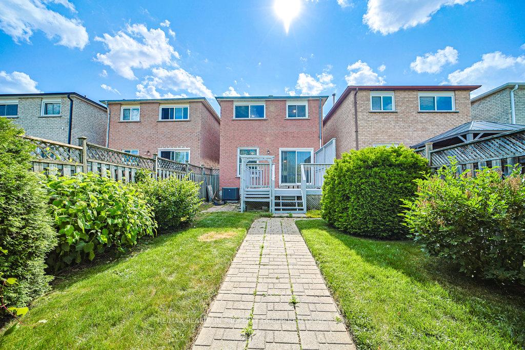 Photo 47 of 85 Chloe Crescent, Markham, Middlefield — HOMEH