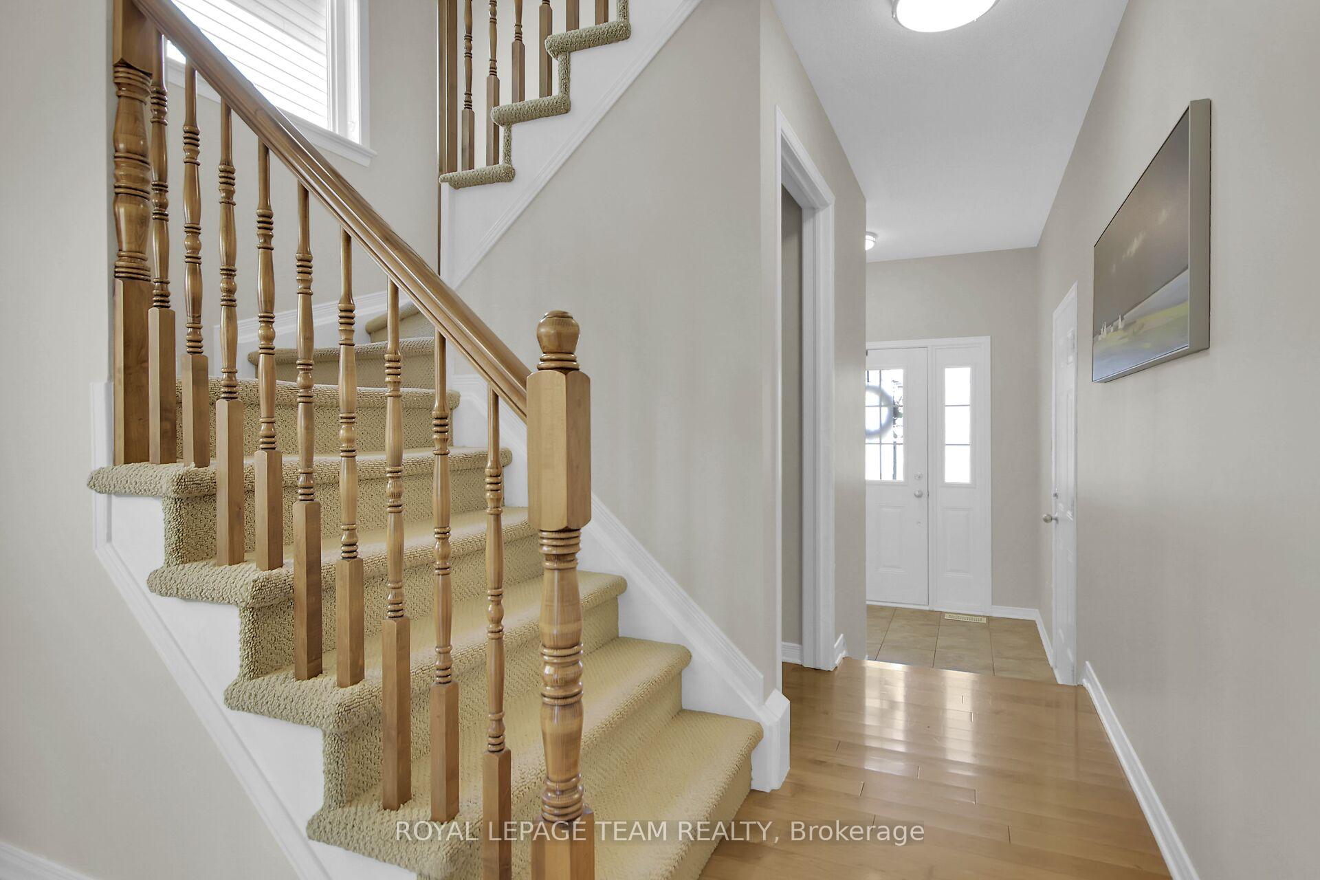 Photo 3 of 363 Celtic Ridge Crescent, Ottawa, Kanata - Morgan's Grant/South March — HOMEH