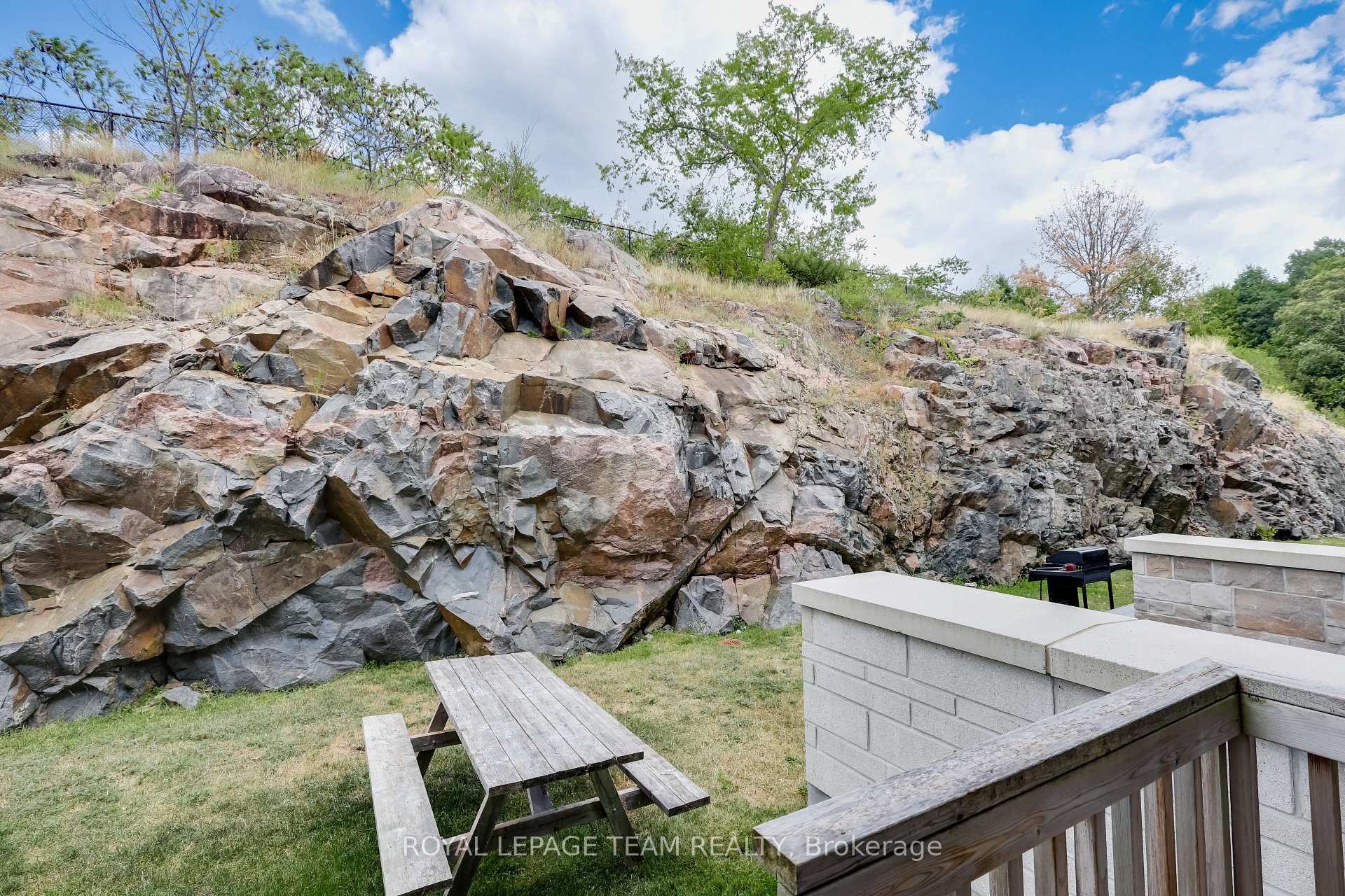 Photo 38 of 161 Boundstone Way, Ottawa, Kanata - Kanata Lakes/Heritage Hills — HOMEH