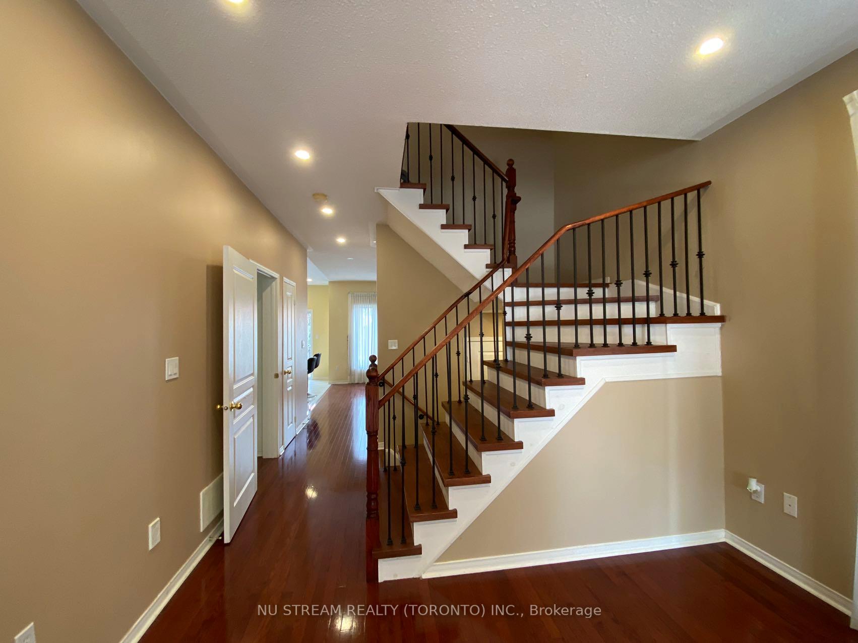 Photo 3 of 48 Rainbow Valley Crescent, Markham, Greensborough — HOMEH