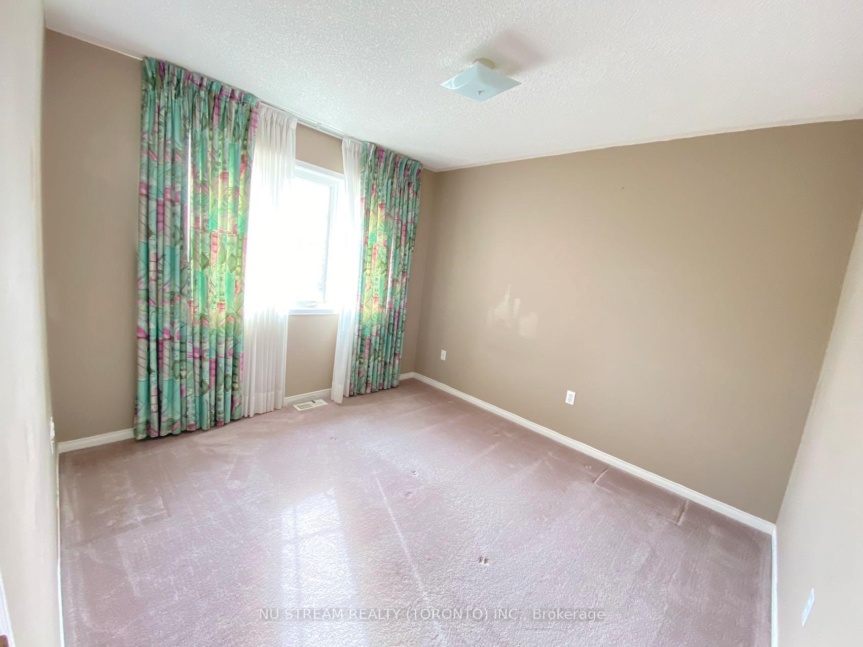 Photo 9 of 48 Rainbow Valley Crescent, Markham, Greensborough — HOMEH