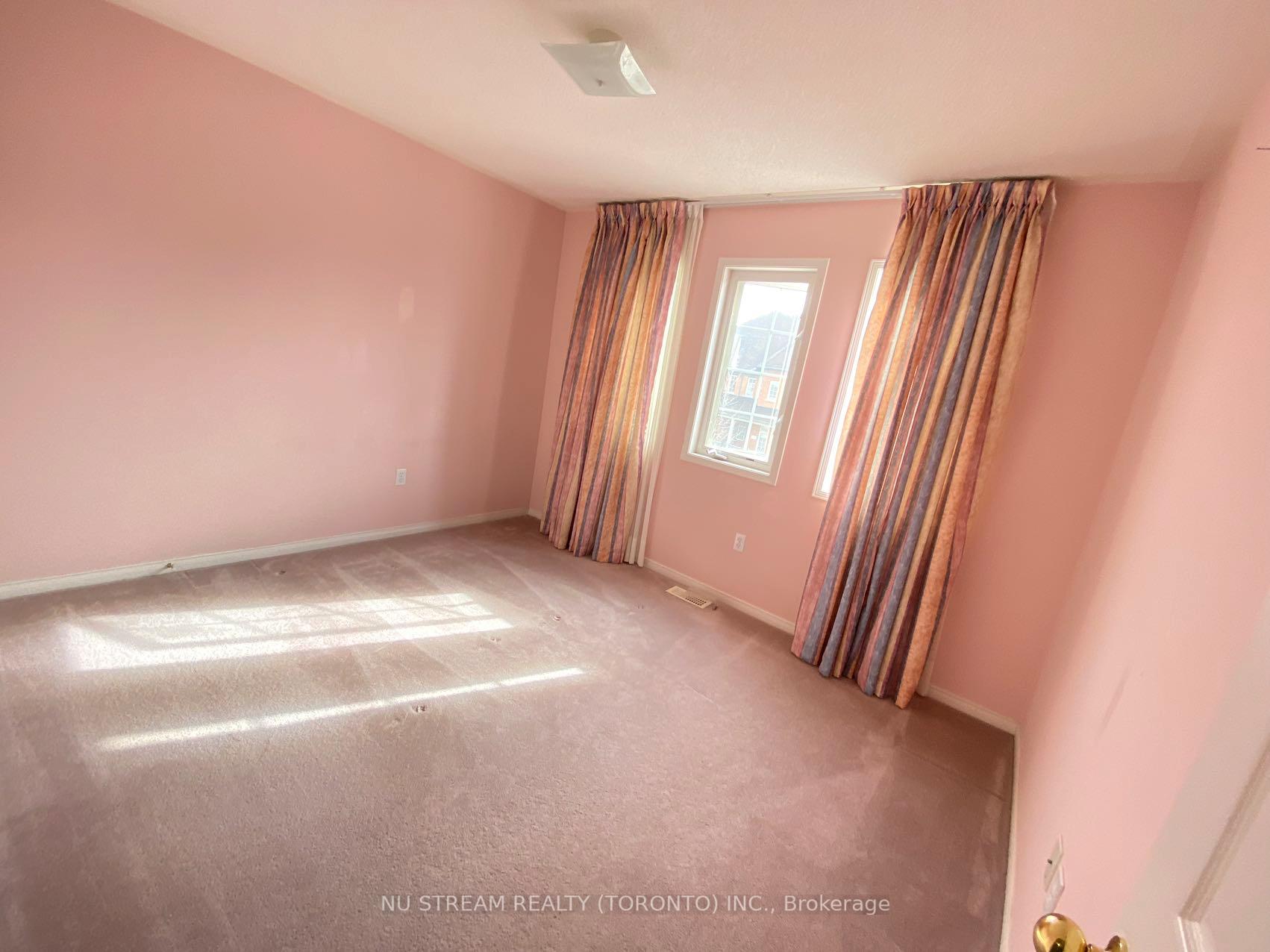 Photo 11 of 48 Rainbow Valley Crescent, Markham, Greensborough — HOMEH
